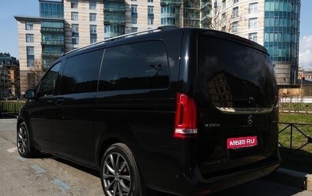 Mercedes-Benz V-Класс, 2016 год, 4 550 000 рублей, 4 фотография