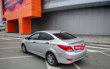 Hyundai Solaris II рестайлинг, 2011 год, 650 000 рублей, 5 фотография