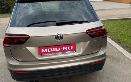Volkswagen Tiguan II, 2020 год, 2 620 000 рублей, 3 фотография
