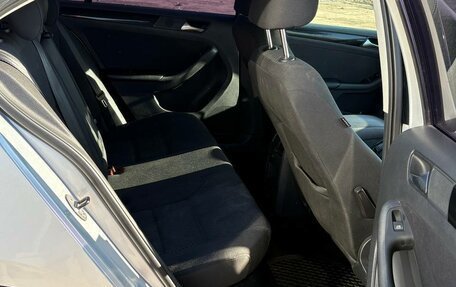Volkswagen Jetta VI, 2013 год, 950 000 рублей, 6 фотография