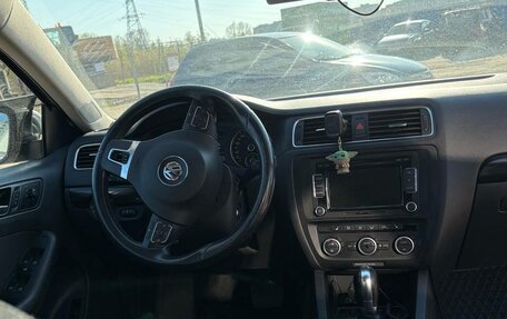 Volkswagen Jetta VI, 2013 год, 950 000 рублей, 7 фотография