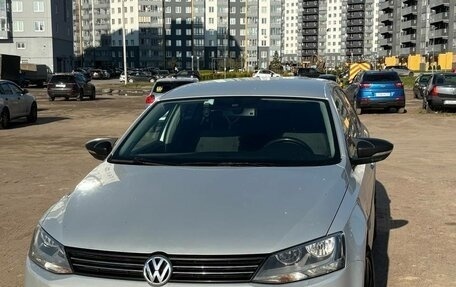 Volkswagen Jetta VI, 2013 год, 950 000 рублей, 3 фотография