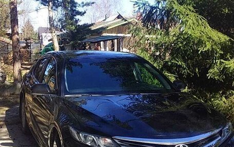 Toyota Camry, 2018 год, 2 300 000 рублей, 3 фотография