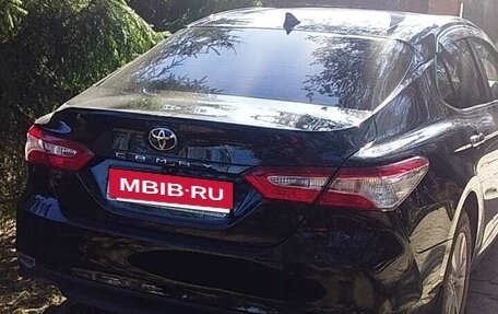 Toyota Camry, 2018 год, 2 300 000 рублей, 2 фотография