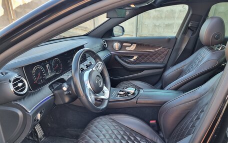 Mercedes-Benz E-Класс, 2019 год, 3 950 000 рублей, 9 фотография