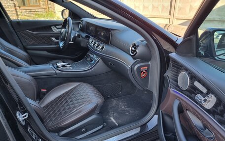 Mercedes-Benz E-Класс, 2019 год, 3 950 000 рублей, 13 фотография