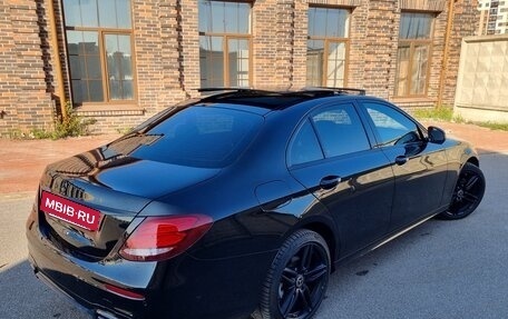 Mercedes-Benz E-Класс, 2019 год, 3 950 000 рублей, 8 фотография