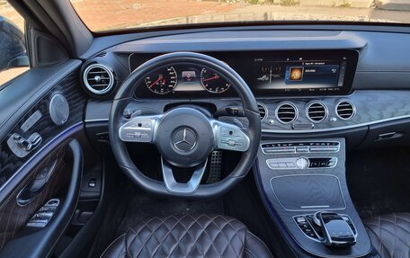 Mercedes-Benz E-Класс, 2019 год, 3 950 000 рублей, 15 фотография