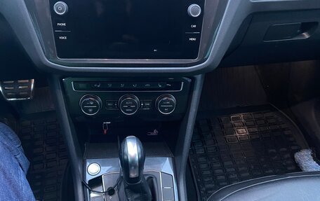 Volkswagen Tiguan II, 2019 год, 3 290 000 рублей, 10 фотография