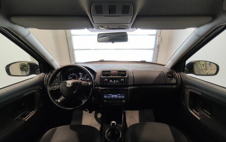 Skoda Fabia II, 2010 год, 379 000 рублей, 10 фотография