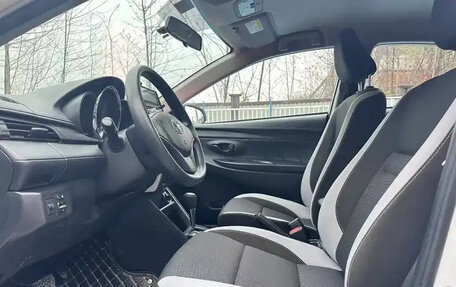 Toyota Yaris XP150 рестайлинг, 2022 год, 1 179 000 рублей, 11 фотография