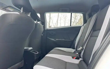 Toyota Yaris XP150 рестайлинг, 2022 год, 1 179 000 рублей, 13 фотография