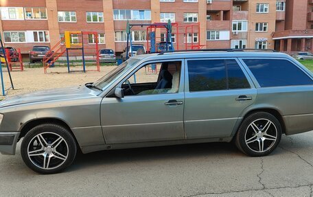 Mercedes-Benz W124, 1993 год, 299 000 рублей, 1 фотография