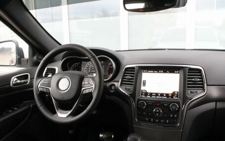 Jeep Grand Cherokee, 2018 год, 4 250 000 рублей, 21 фотография