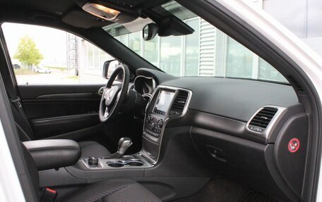 Jeep Grand Cherokee, 2018 год, 4 250 000 рублей, 24 фотография