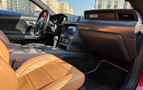 Ford Mustang VI рестайлинг, 2021 год, 4 900 000 рублей, 10 фотография