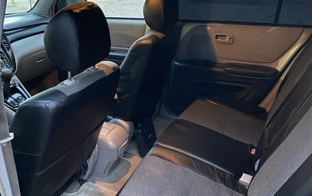 Toyota Highlander III, 2002 год, 720 000 рублей, 10 фотография