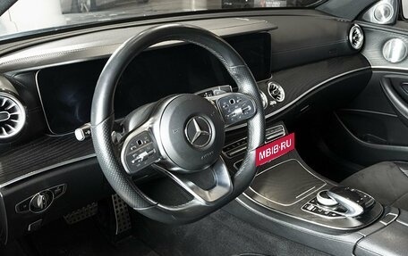 Mercedes-Benz E-Класс, 2019 год, 3 750 000 рублей, 3 фотография