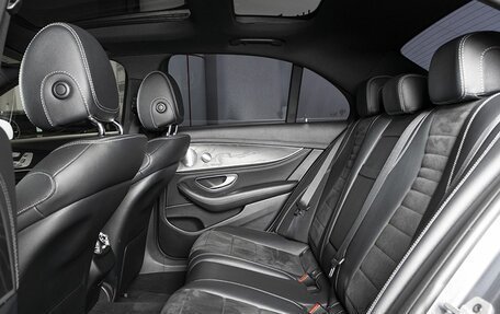 Mercedes-Benz E-Класс, 2019 год, 3 750 000 рублей, 12 фотография