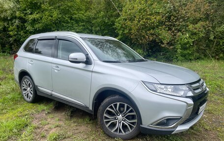 Mitsubishi Outlander III рестайлинг 3, 2017 год, 2 250 000 рублей, 7 фотография