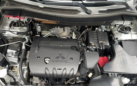 Mitsubishi Outlander III рестайлинг 3, 2017 год, 2 250 000 рублей, 15 фотография
