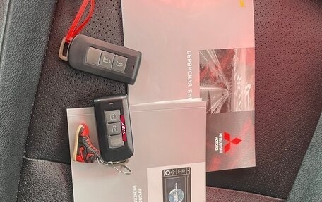 Mitsubishi Outlander III рестайлинг 3, 2017 год, 2 250 000 рублей, 16 фотография