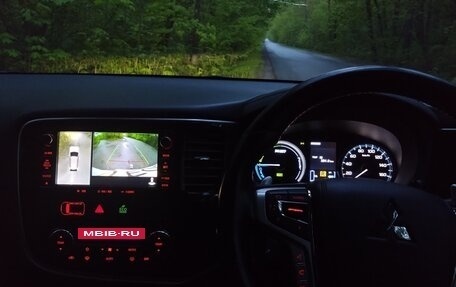 Mitsubishi Outlander III рестайлинг 3, 2016 год, 2 300 000 рублей, 7 фотография