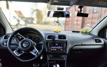 Volkswagen Polo VI (EU Market), 2018 год, 880 000 рублей, 7 фотография