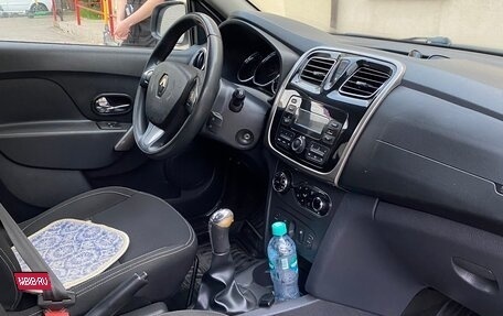 Renault Logan II, 2017 год, 840 000 рублей, 10 фотография