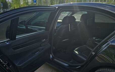 BMW 7 серия, 2015 год, 2 450 000 рублей, 18 фотография