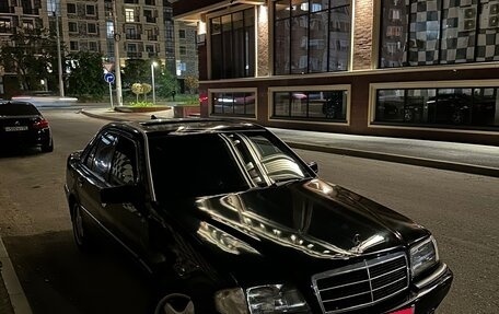 Mercedes-Benz C-Класс, 1993 год, 390 000 рублей, 1 фотография