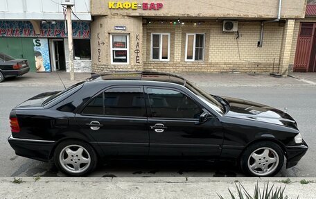 Mercedes-Benz C-Класс, 1993 год, 390 000 рублей, 2 фотография