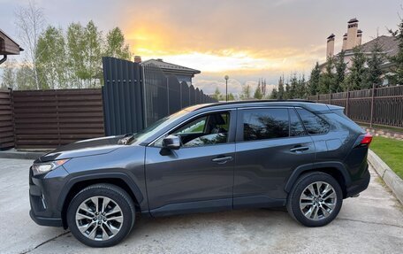 Toyota RAV4, 2019 год, 2 900 000 рублей, 2 фотография