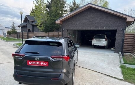 Toyota RAV4, 2019 год, 2 900 000 рублей, 4 фотография