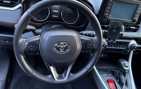 Toyota RAV4, 2019 год, 2 900 000 рублей, 8 фотография