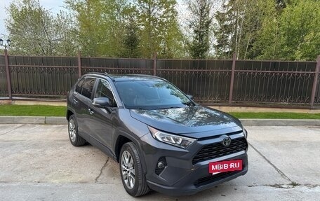 Toyota RAV4, 2019 год, 2 900 000 рублей, 6 фотография
