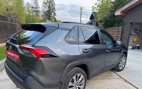 Toyota RAV4, 2019 год, 2 900 000 рублей, 7 фотография