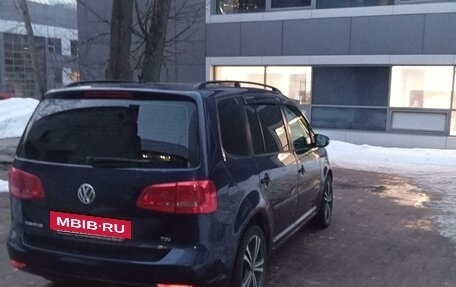 Volkswagen Touran III, 2012 год, 950 000 рублей, 3 фотография