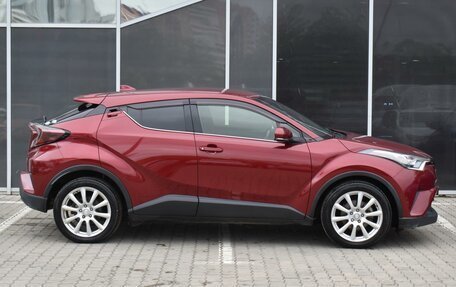 Toyota C-HR I рестайлинг, 2017 год, 2 100 000 рублей, 5 фотография