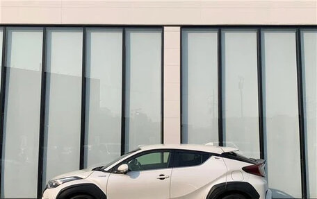 Toyota C-HR I рестайлинг, 2019 год, 1 330 000 рублей, 4 фотография
