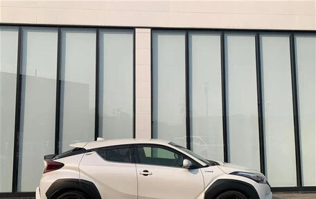 Toyota C-HR I рестайлинг, 2019 год, 1 330 000 рублей, 3 фотография