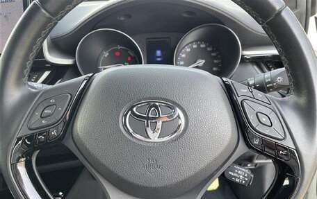 Toyota C-HR I рестайлинг, 2019 год, 1 330 000 рублей, 6 фотография