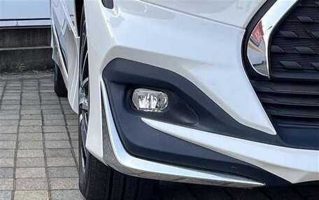 Toyota Sienta II, 2022 год, 1 068 000 рублей, 2 фотография