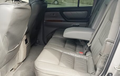 Toyota Land Cruiser 100 рестайлинг 2, 2005 год, 2 200 000 рублей, 3 фотография