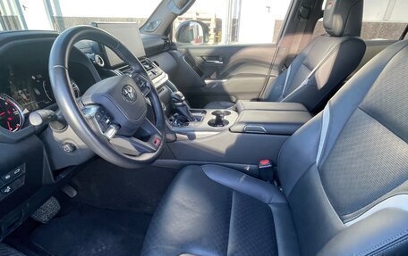 Toyota Land Cruiser, 2021 год, 11 300 000 рублей, 4 фотография