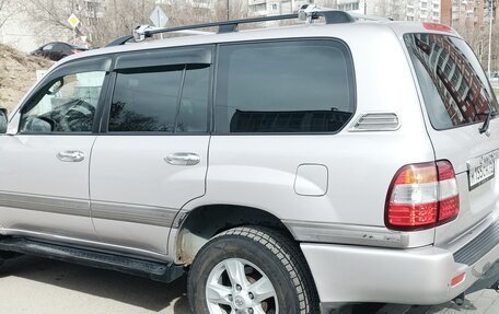 Toyota Land Cruiser 100 рестайлинг 2, 2005 год, 2 200 000 рублей, 10 фотография