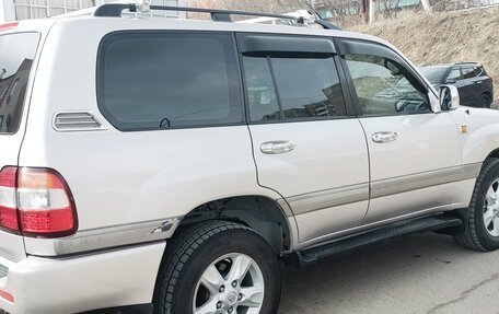 Toyota Land Cruiser 100 рестайлинг 2, 2005 год, 2 200 000 рублей, 11 фотография