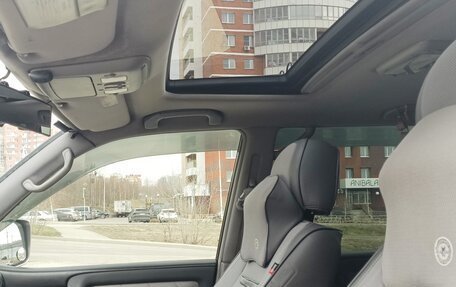 Toyota Land Cruiser 100 рестайлинг 2, 2005 год, 2 200 000 рублей, 15 фотография