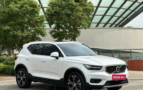 Volvo XC40 I, 2022 год, 3 008 011 рублей, 3 фотография