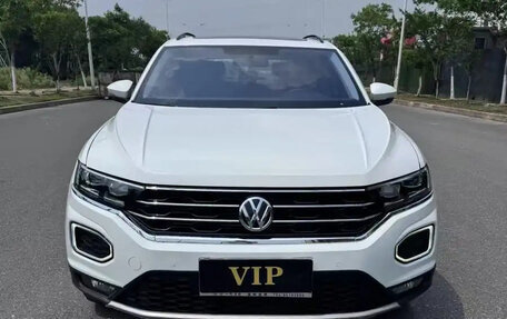 Volkswagen T-Roc I, 2021 год, 1 850 000 рублей, 3 фотография